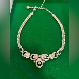 Elegant Silver Necklace with Rhinestone Accents